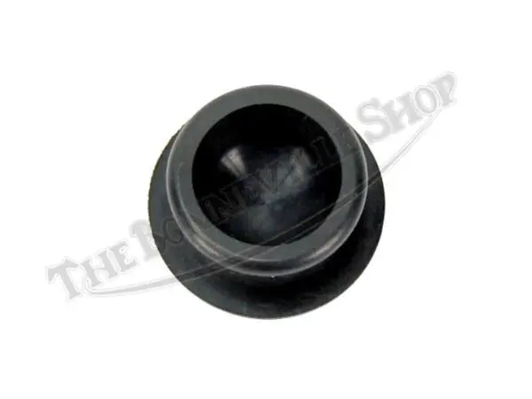 60 4152 04 TRIUMPH 750 SIDEPANEL PLUG