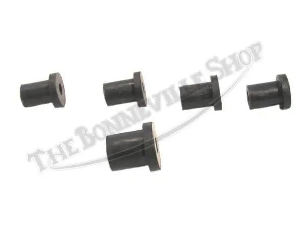 82 6673 82 6039 02 5 PIECE OIL TANK BATTERY BOX RUBBER MOUNT KIT