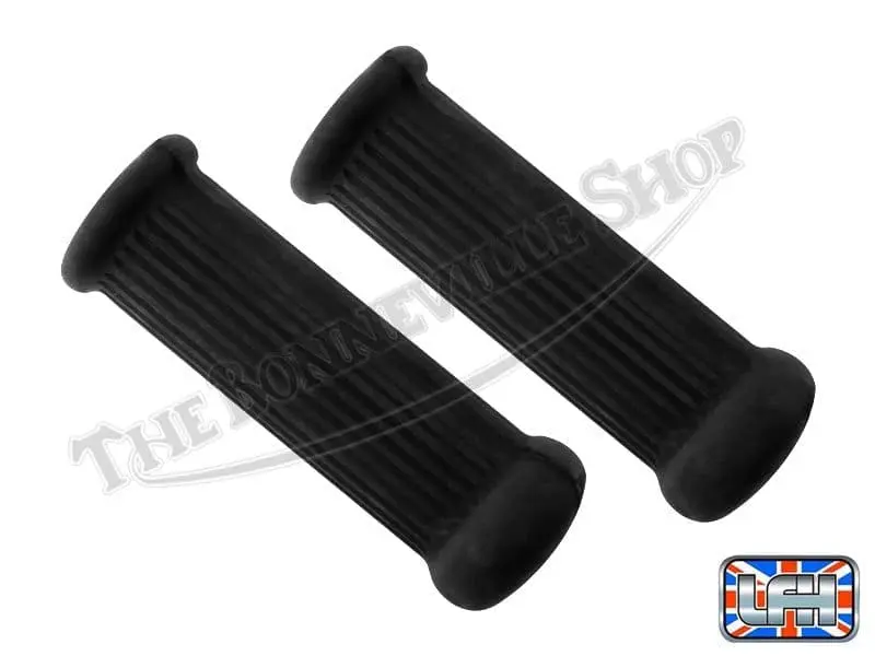 82 9054 01 TRIUMPH BSA REAR FOOTREST RUBBERS 71 1982 OIL IN FRAME