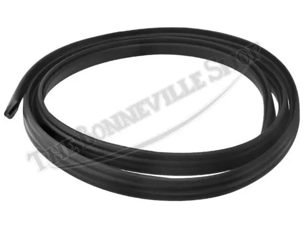 83 7131 R 01 Triumph 650 Seat Trim Strip black smooth finish 1971 1972