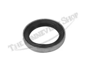 57 2238 57 2239 04 TRIUMPH KICKSTARTER OIL SEAL AND HOUSING