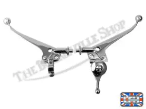 60 2241 60 2242 03 TRIUMPH 500 650 750 CHROME CLUTCH AND BRAKE HANDLEBAR LEVERS WITH CHOKE 1968 70 UK MADE