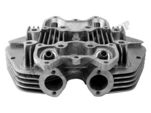 TRIUMPH STUD CYLINDER HEAD