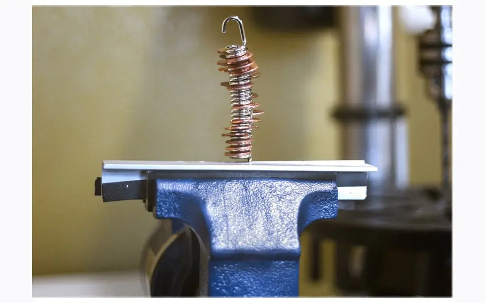 Installing a Mainstand with the Penny Trick