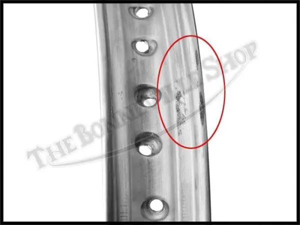 37 1230 A 07 TRIUMPH BSA NORTON EXCEL SHOULDERED VALANCED ALLOY WHEEL RIM WM2 X 19 40 SPOKE